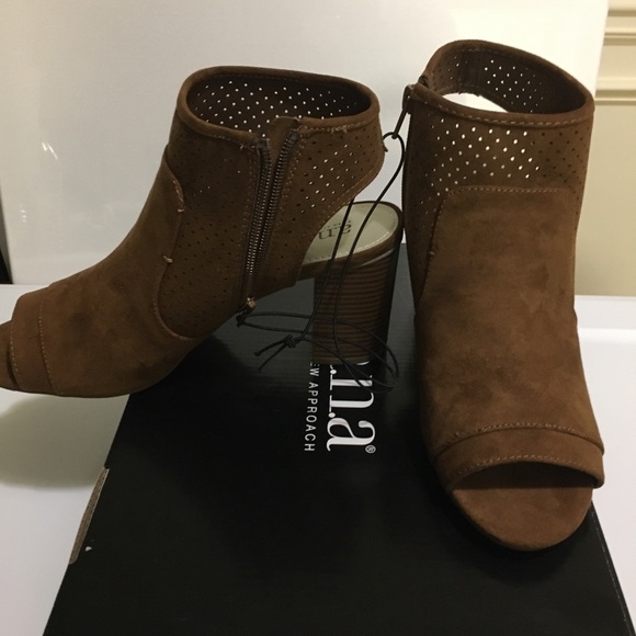 a.n.a Tasha women’s zip peep toe block heels booti - Picture 12 of 13